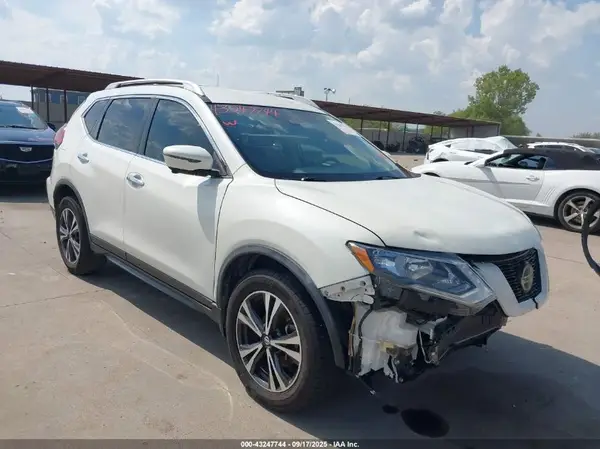 JN8AT2MT1LW034515 2020 NISSAN ROGUE - Image 1