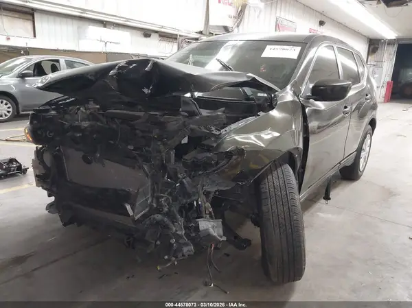 JN8AT2MT2GW011038 2016 NISSAN ROGUE - Image 2