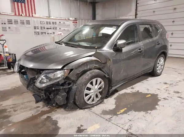 JN8AT2MT2GW022122 2016 NISSAN ROGUE - Image 2