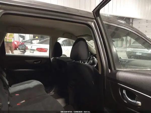 JN8AT2MT2GW022122 2016 NISSAN ROGUE - Image 8