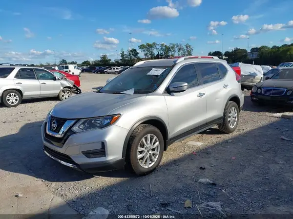 JN8AT2MT2HW130113 2017 NISSAN ROGUE - Image 2