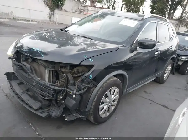 JN8AT2MT2HW131360 2017 NISSAN ROGUE - Image 2