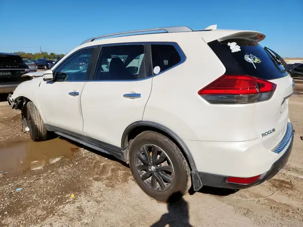 JN8AT2MT2HW132959 2017 NISSAN ROGUE - Image 2