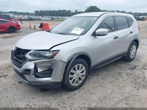 JN8AT2MT2HW133092 2017 NISSAN ROGUE - Image 2