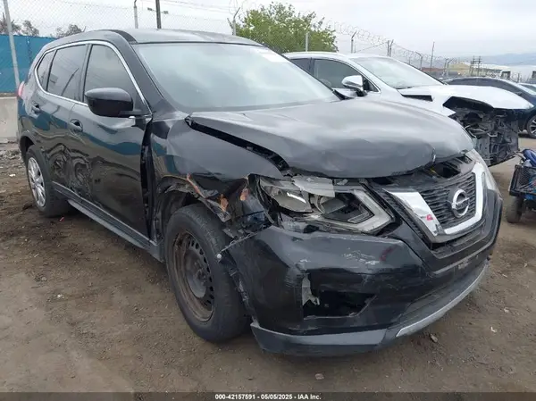 JN8AT2MT2HW135702 2017 NISSAN ROGUE - Image 1