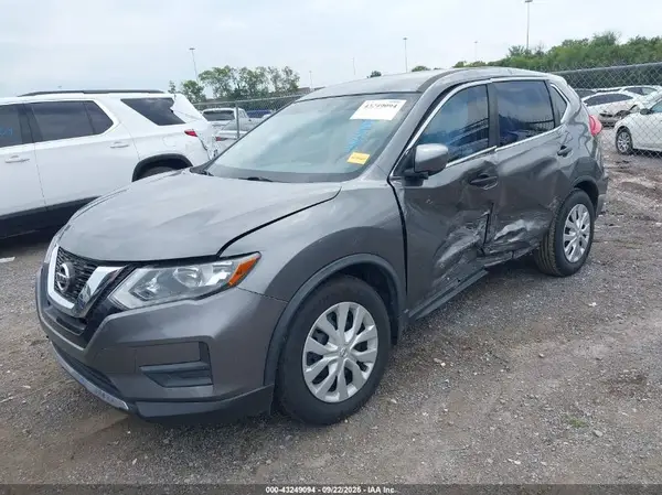 JN8AT2MT2HW135747 2017 NISSAN ROGUE - Image 2