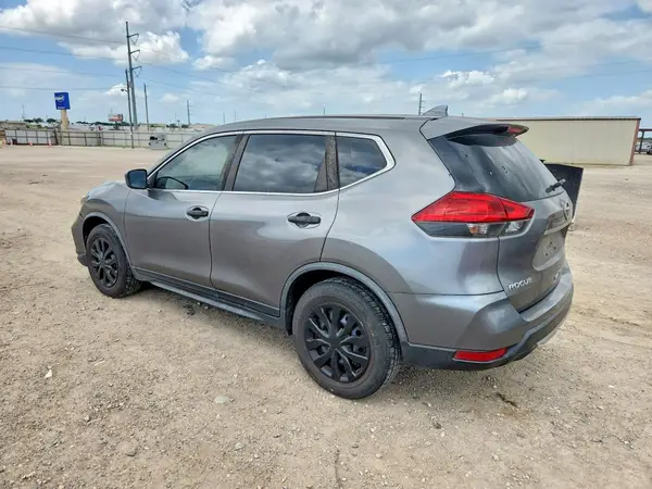 JN8AT2MT2HW135845 2017 NISSAN ROGUE - Image 2