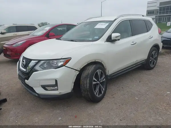 JN8AT2MT2HW137773 2017 NISSAN ROGUE - Image 2