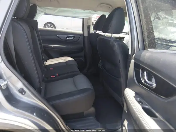 JN8AT2MT2HW142679 2017 NISSAN ROGUE - Image 8