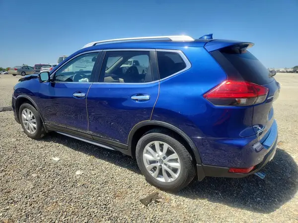 JN8AT2MT2HW143458 2017 NISSAN ROGUE - Image 2