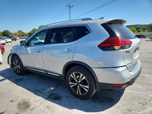 JN8AT2MT2HW143718 2017 NISSAN ROGUE - Image 2
