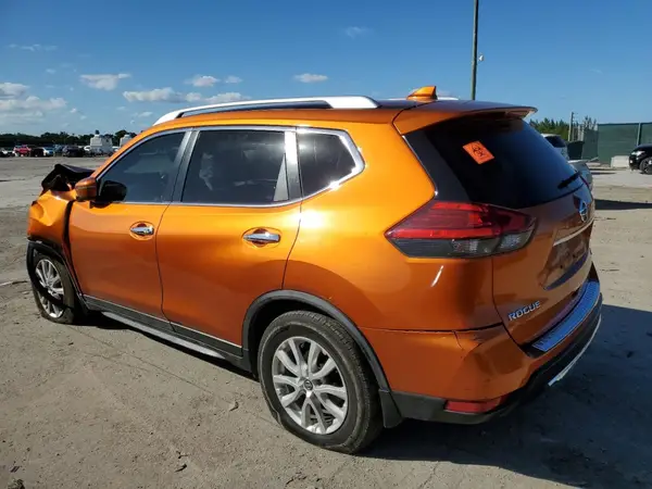 JN8AT2MT2HW145355 2017 NISSAN ROGUE - Image 2