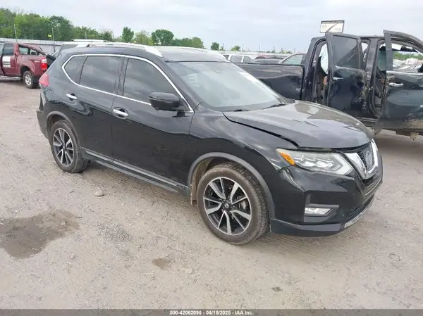 JN8AT2MT2HW147638 2017 NISSAN ROGUE - Image 1