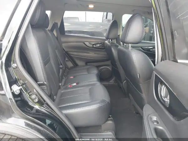 JN8AT2MT2HW147638 2017 NISSAN ROGUE - Image 8