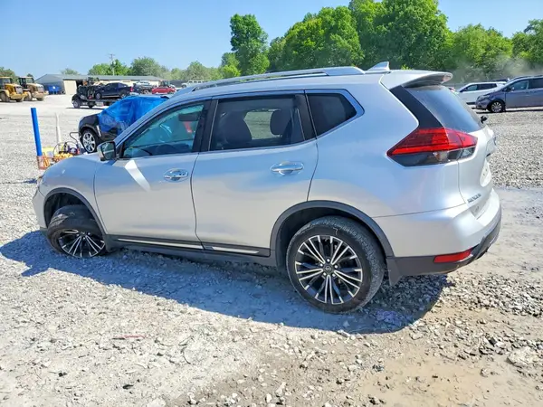 JN8AT2MT2HW149292 2017 NISSAN ROGUE - Image 2