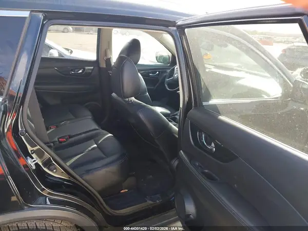 JN8AT2MT2HW149566 2017 NISSAN ROGUE - Image 8
