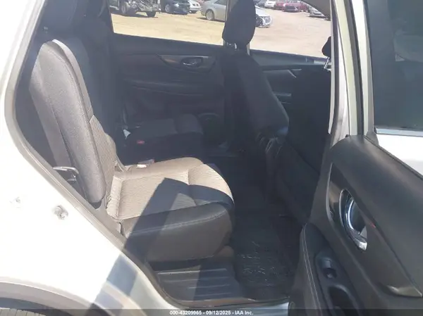JN8AT2MT2HW151821 2017 NISSAN ROGUE - Image 8