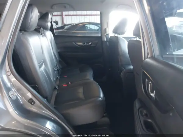 JN8AT2MT2HW153388 2017 NISSAN ROGUE - Image 8