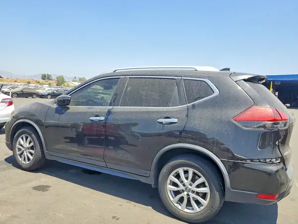 JN8AT2MT2HW153441 2017 NISSAN ROGUE - Image 2