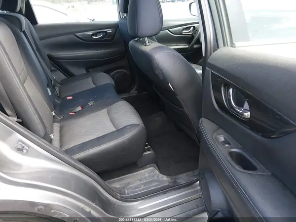 JN8AT2MT2HW383951 2017 NISSAN ROGUE - Image 8