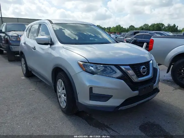 JN8AT2MT2HW384338 2017 NISSAN ROGUE - Image 1