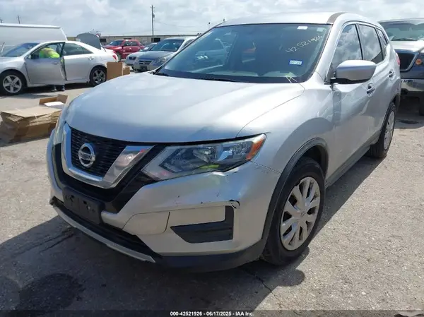 JN8AT2MT2HW384338 2017 NISSAN ROGUE - Image 2