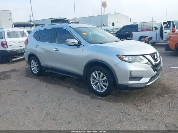 JN8AT2MT2HW386624 2017 NISSAN ROGUE - Image 1