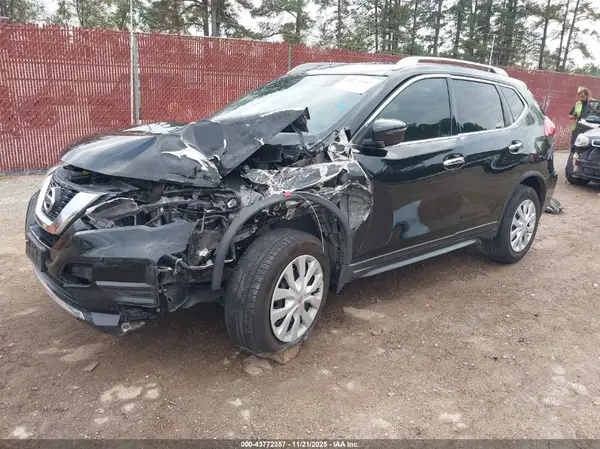 JN8AT2MT2HW387594 2017 NISSAN ROGUE - Image 2