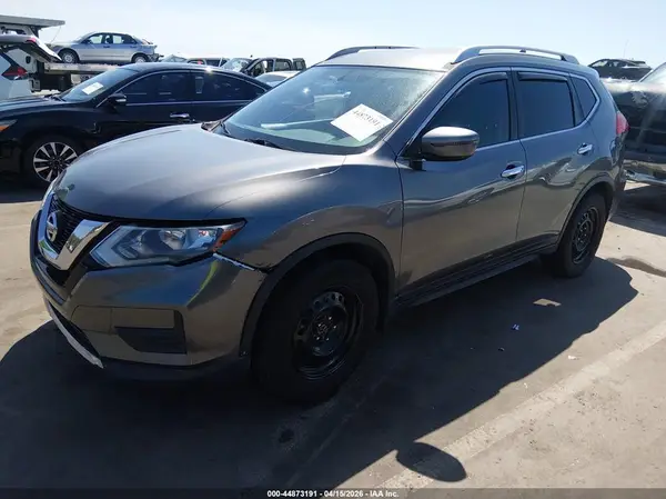 JN8AT2MT2HW388129 2017 NISSAN ROGUE - Image 2
