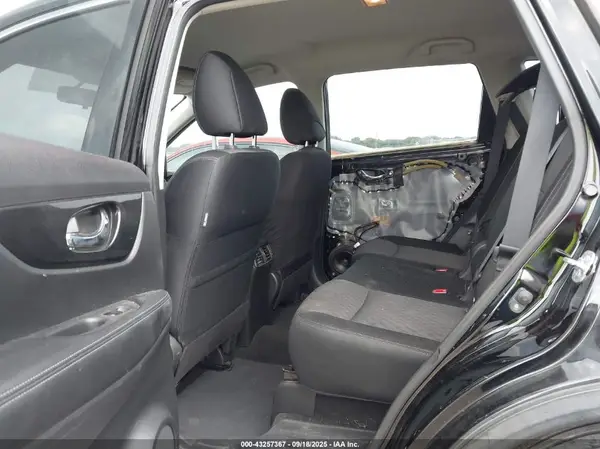 JN8AT2MT2HW388616 2017 NISSAN ROGUE - Image 8