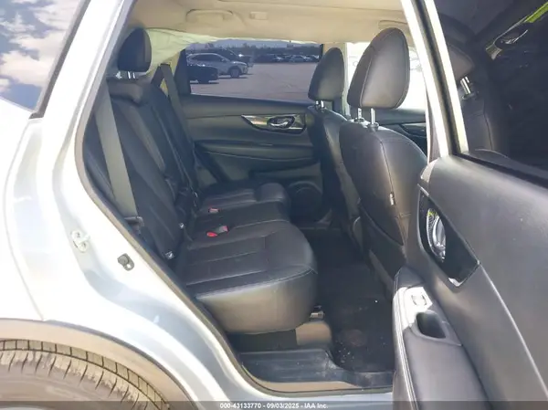 JN8AT2MT2HW391354 2017 NISSAN ROGUE - Image 8
