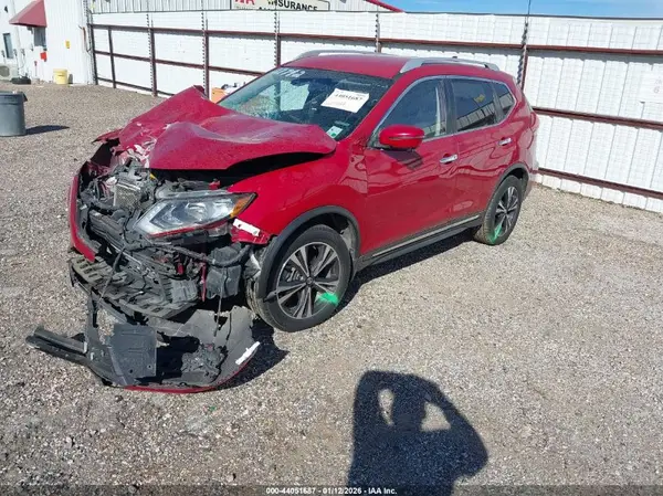 JN8AT2MT2HW392763 2017 NISSAN ROGUE - Image 2