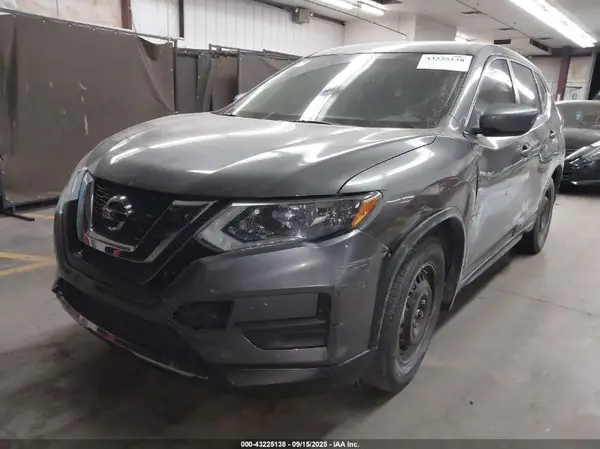 JN8AT2MT2HW392987 2017 NISSAN ROGUE - Image 2