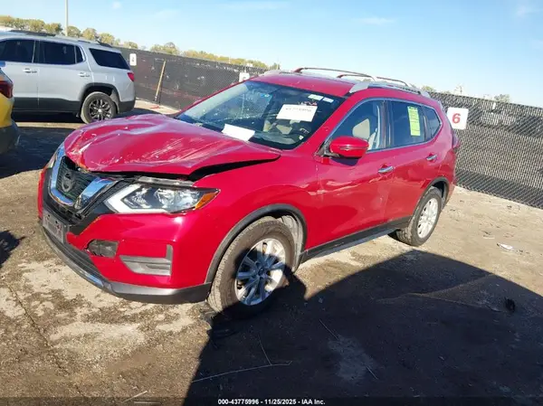 JN8AT2MT2HW393086 2017 NISSAN ROGUE - Image 2