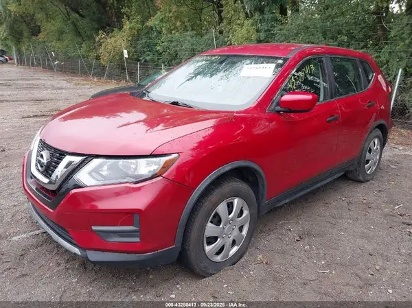 JN8AT2MT2HW393797 2017 NISSAN ROGUE - Image 2