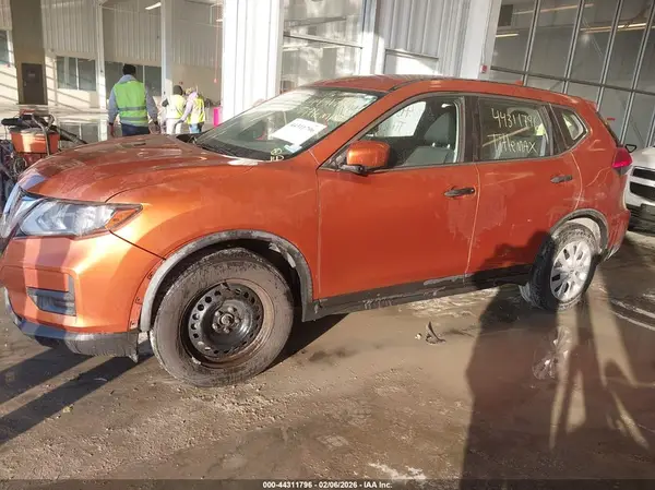 JN8AT2MT2HW398997 2017 NISSAN ROGUE - Image 2
