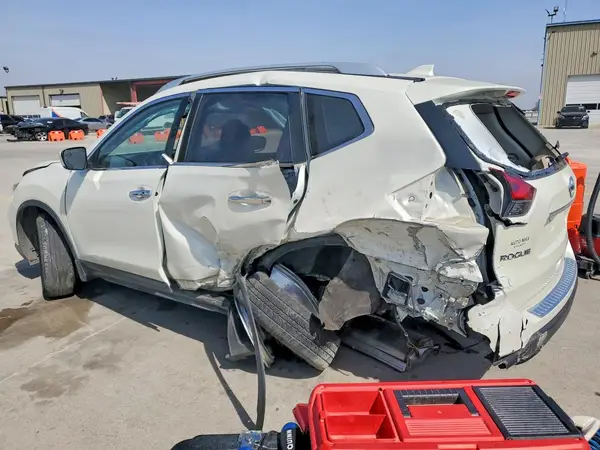 JN8AT2MT2HW400134 2017 NISSAN ROGUE - Image 2