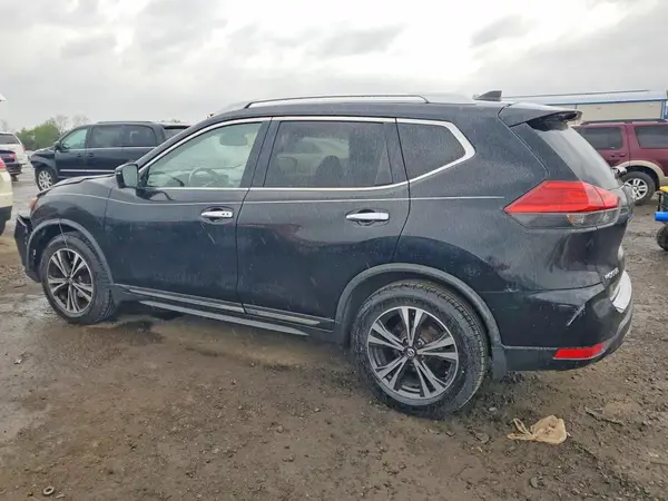 JN8AT2MT2HW401560 2017 NISSAN ROGUE - Image 2
