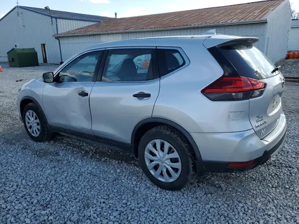 JN8AT2MT2HW401901 2017 NISSAN ROGUE - Image 2
