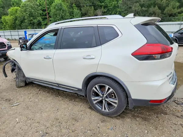 JN8AT2MT2HW405415 2017 NISSAN ROGUE - Image 2
