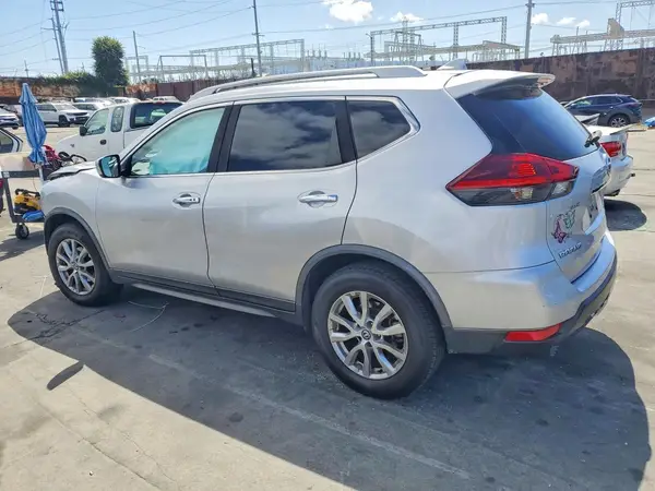 JN8AT2MT2JW450604 2018 NISSAN ROGUE - Image 2