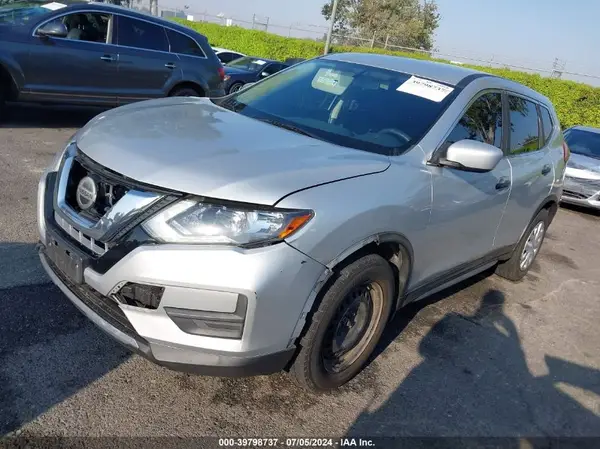 JN8AT2MT2JW451994 2018 NISSAN ROGUE - Image 2