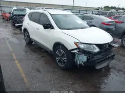JN8AT2MT2JW452501 2018 NISSAN ROGUE