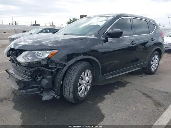 JN8AT2MT2JW452644 2018 NISSAN ROGUE - Image 2