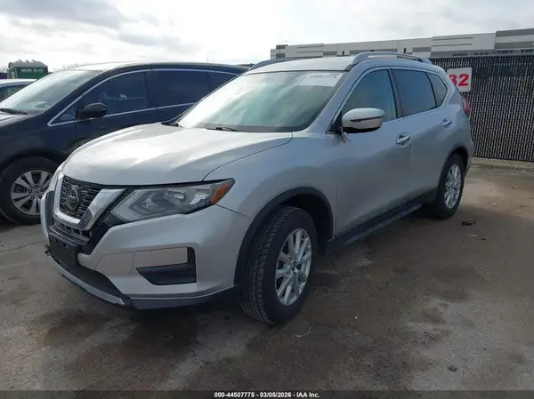 JN8AT2MT2JW453003 2018 NISSAN ROGUE - Image 2