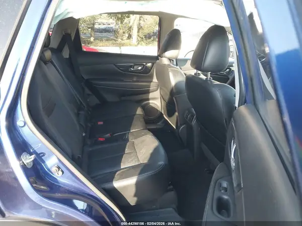 JN8AT2MT2JW458072 2018 NISSAN ROGUE - Image 8