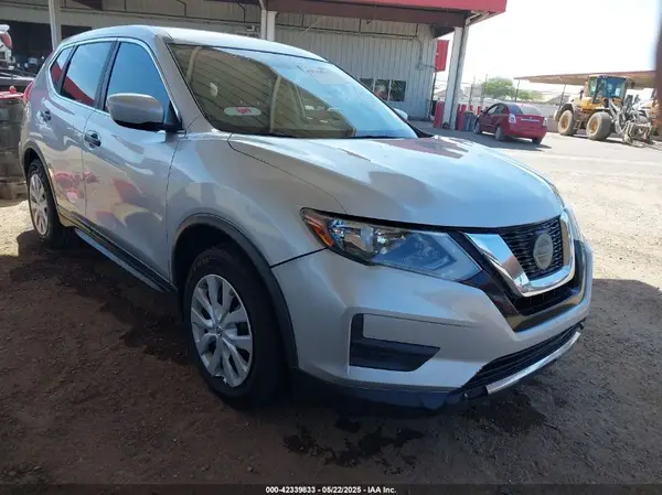 JN8AT2MT2JW458637 2018 NISSAN ROGUE - Image 1