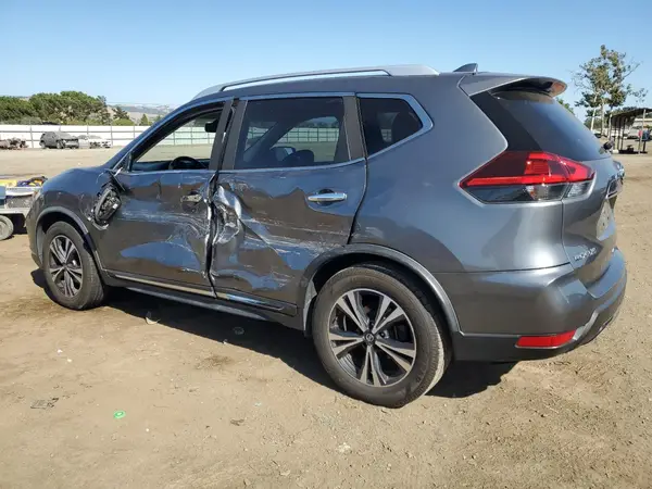 JN8AT2MT2JW458735 2018 NISSAN ROGUE - Image 2
