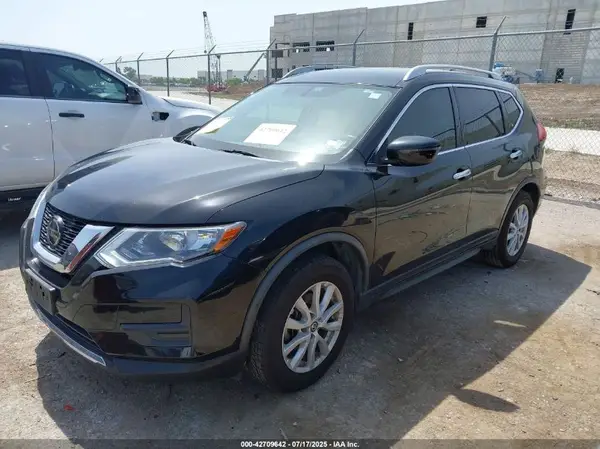 JN8AT2MT2JW458993 2018 NISSAN ROGUE - Image 2
