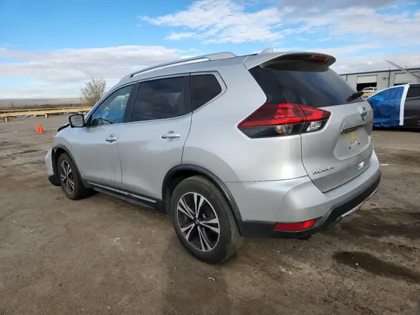 JN8AT2MT2JW459948 2018 NISSAN ROGUE - Image 2